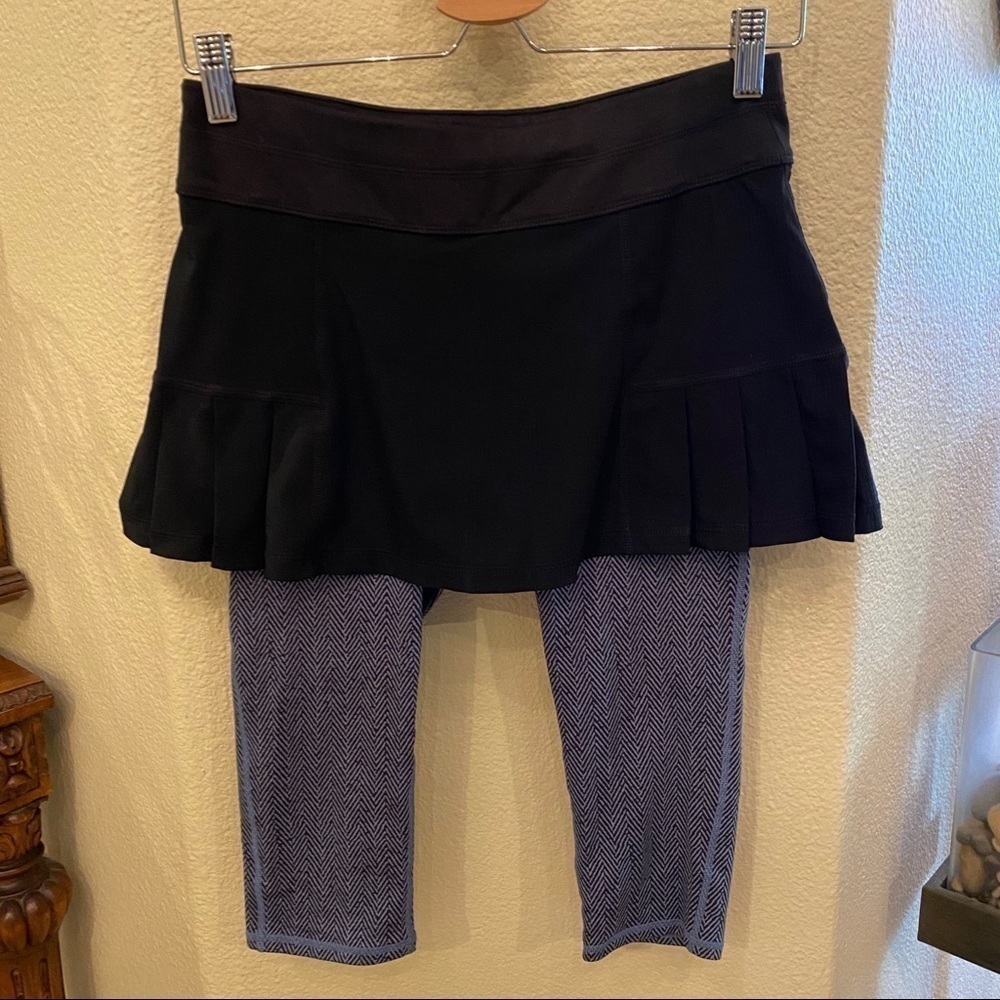 ATHLETA Tennis Skirt with Cropped Leggings-Xsmall